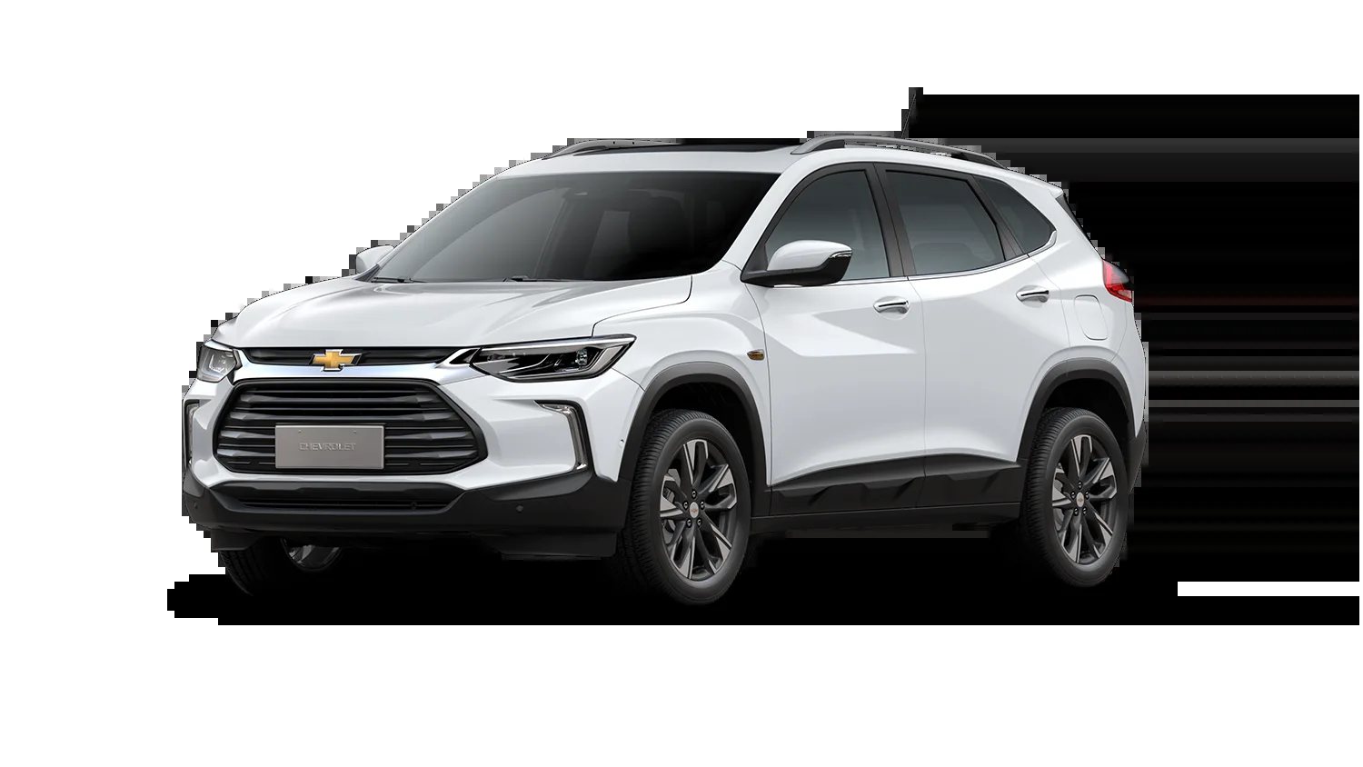 Chevrolet Tracker branco em vista dianteira lateral sobre fundo branco